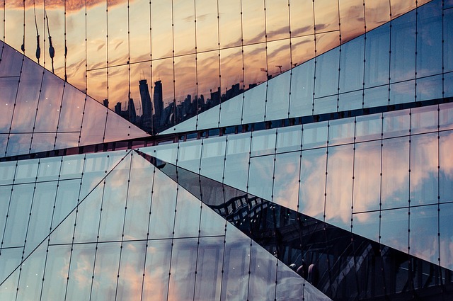 Façade immeuble après ravalement enduit neuf peinture propre