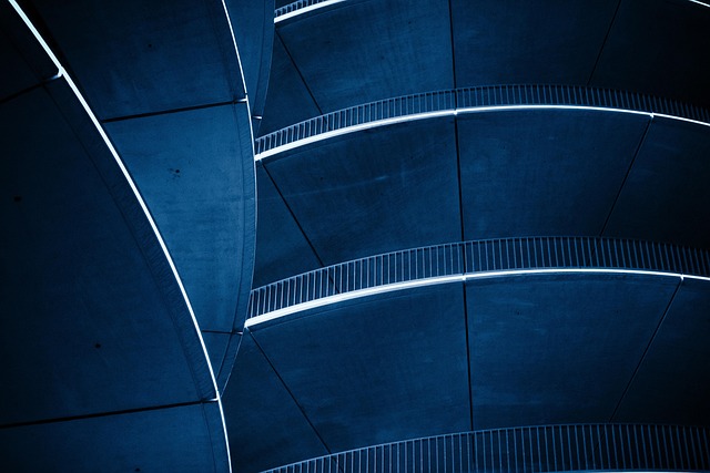 Façade immeuble ancien avant ravalement crépi fissuré